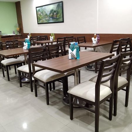 Hotel Ocean Suites Βομβάη Εξωτερικό φωτογραφία