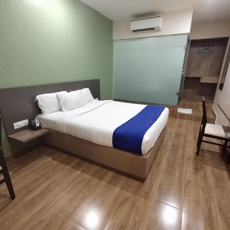 Hotel Ocean Suites Βομβάη Εξωτερικό φωτογραφία
