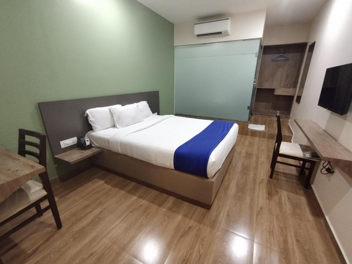Hotel Ocean Suites Βομβάη Εξωτερικό φωτογραφία