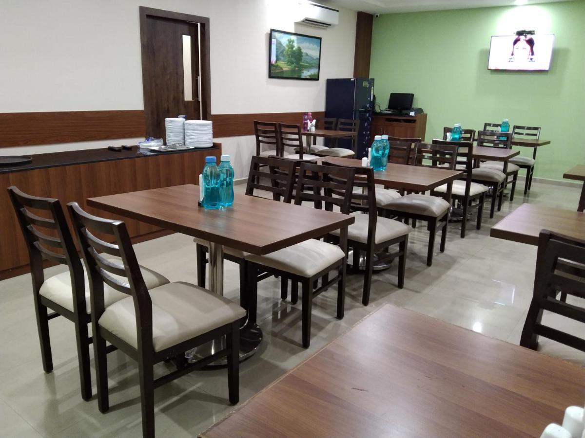 Hotel Ocean Suites Βομβάη Εξωτερικό φωτογραφία