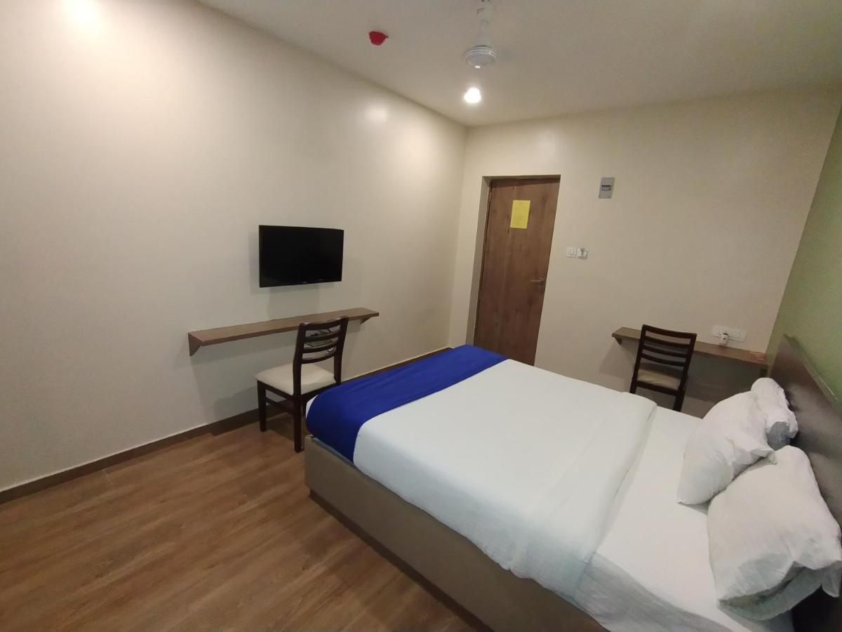 Hotel Ocean Suites Βομβάη Εξωτερικό φωτογραφία