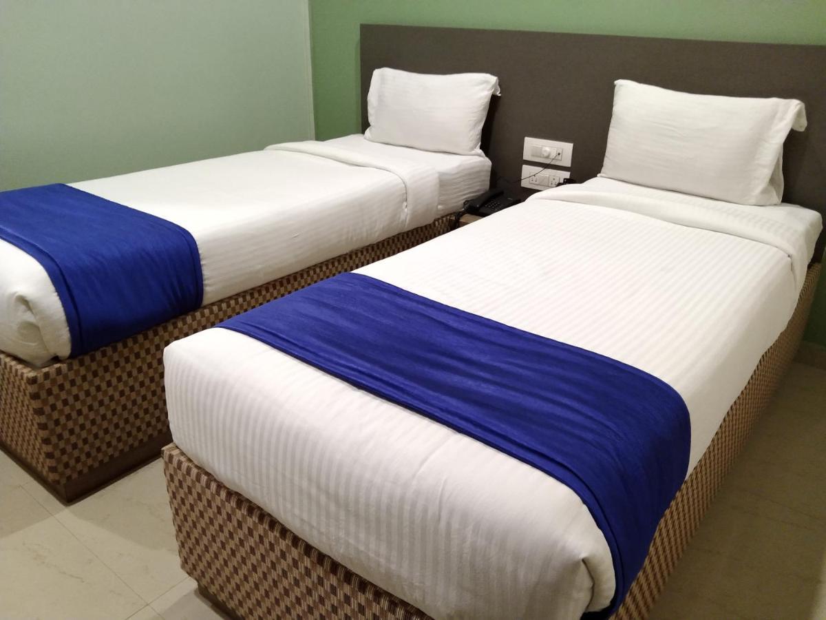 Hotel Ocean Suites Βομβάη Εξωτερικό φωτογραφία