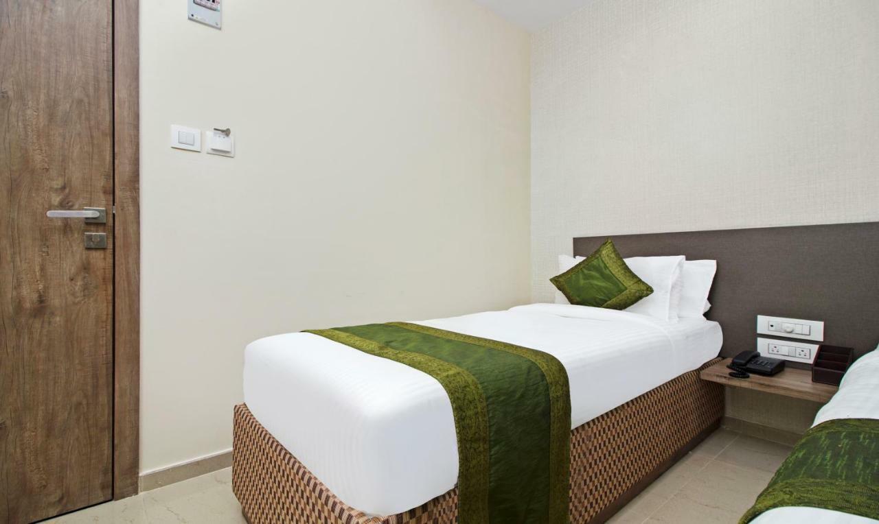 Hotel Ocean Suites Βομβάη Εξωτερικό φωτογραφία