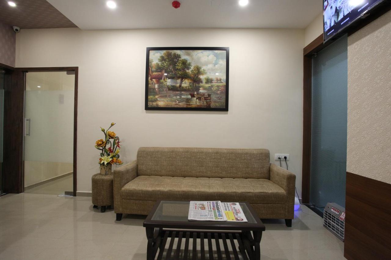 Hotel Ocean Suites Βομβάη Εξωτερικό φωτογραφία