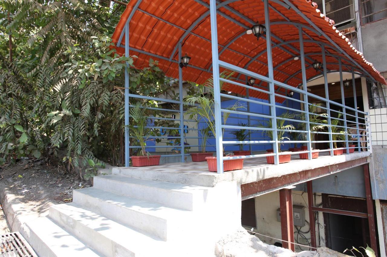 Hotel Ocean Suites Βομβάη Εξωτερικό φωτογραφία