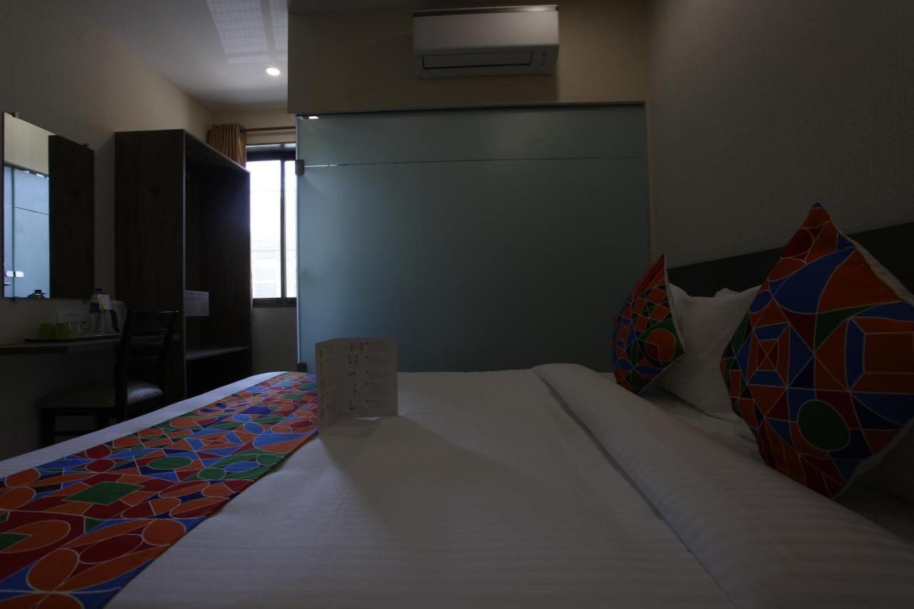 Hotel Ocean Suites Βομβάη Εξωτερικό φωτογραφία