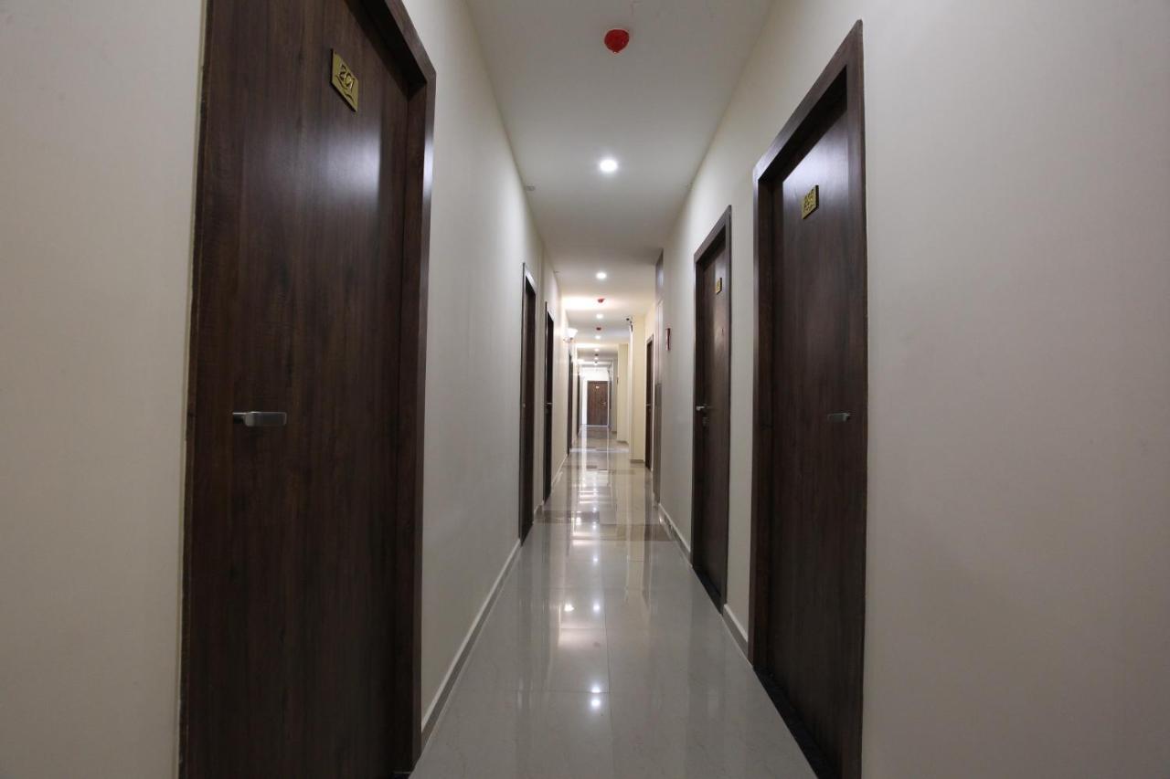 Hotel Ocean Suites Βομβάη Εξωτερικό φωτογραφία