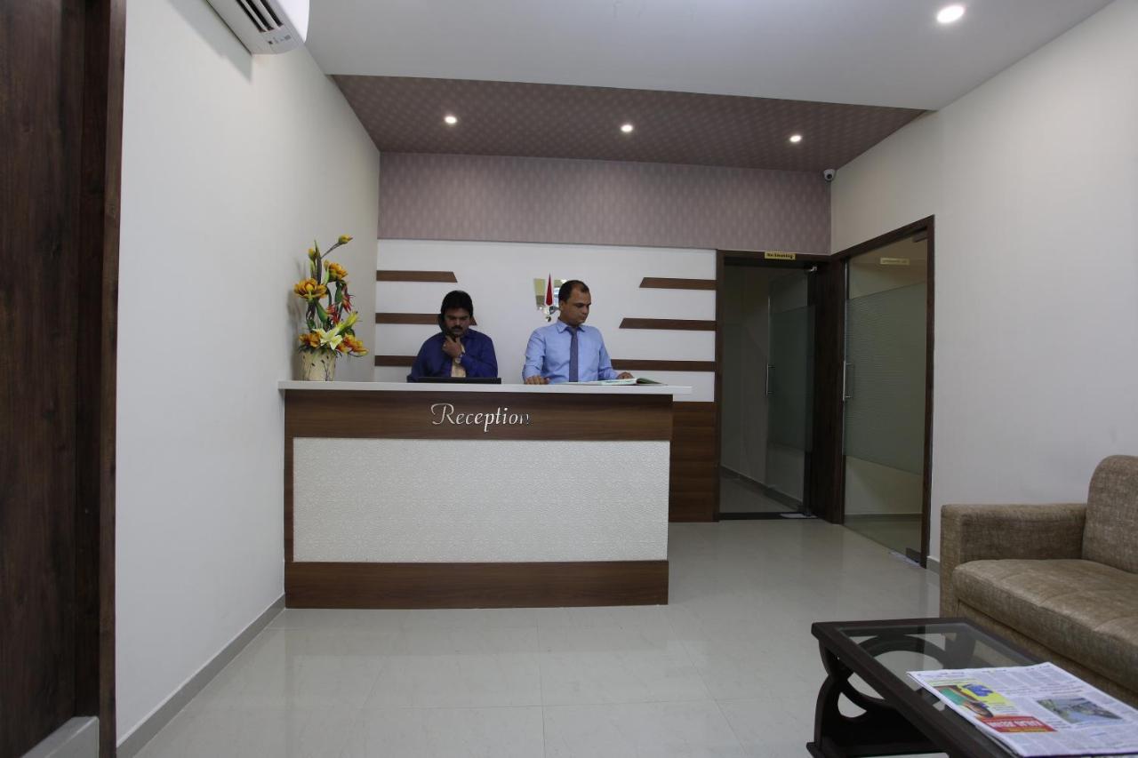 Hotel Ocean Suites Βομβάη Εξωτερικό φωτογραφία
